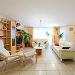 Haus Orta Apartment